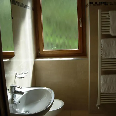 Ledro Bed & Breakfast Mezzolago
