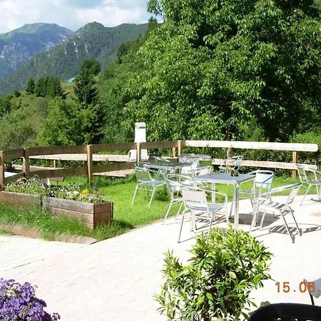 Ledro Bed & Breakfast Mezzolago