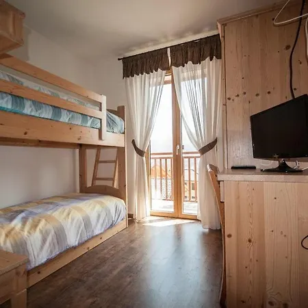 Ledro Bed & Breakfast Mezzolago